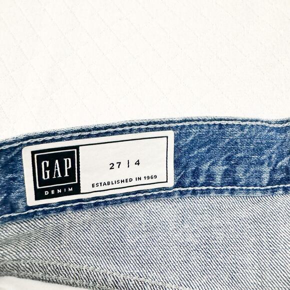 Gap Distressed Denim Jean Pencil Mini Skirt Size 4 NWT - Picture 2 of 5